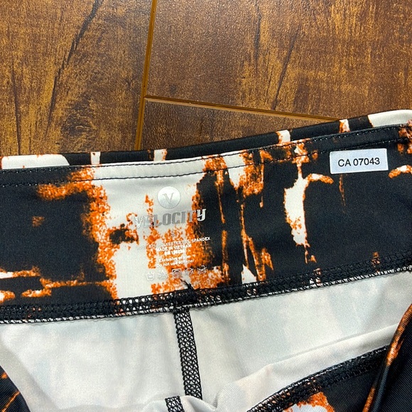 Mint Condition Workout Capris - Picture 2 of 3